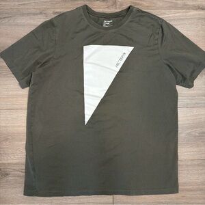 Arc'teryx Men's Olive Green Graphic Logo T-Shirt- mainstream